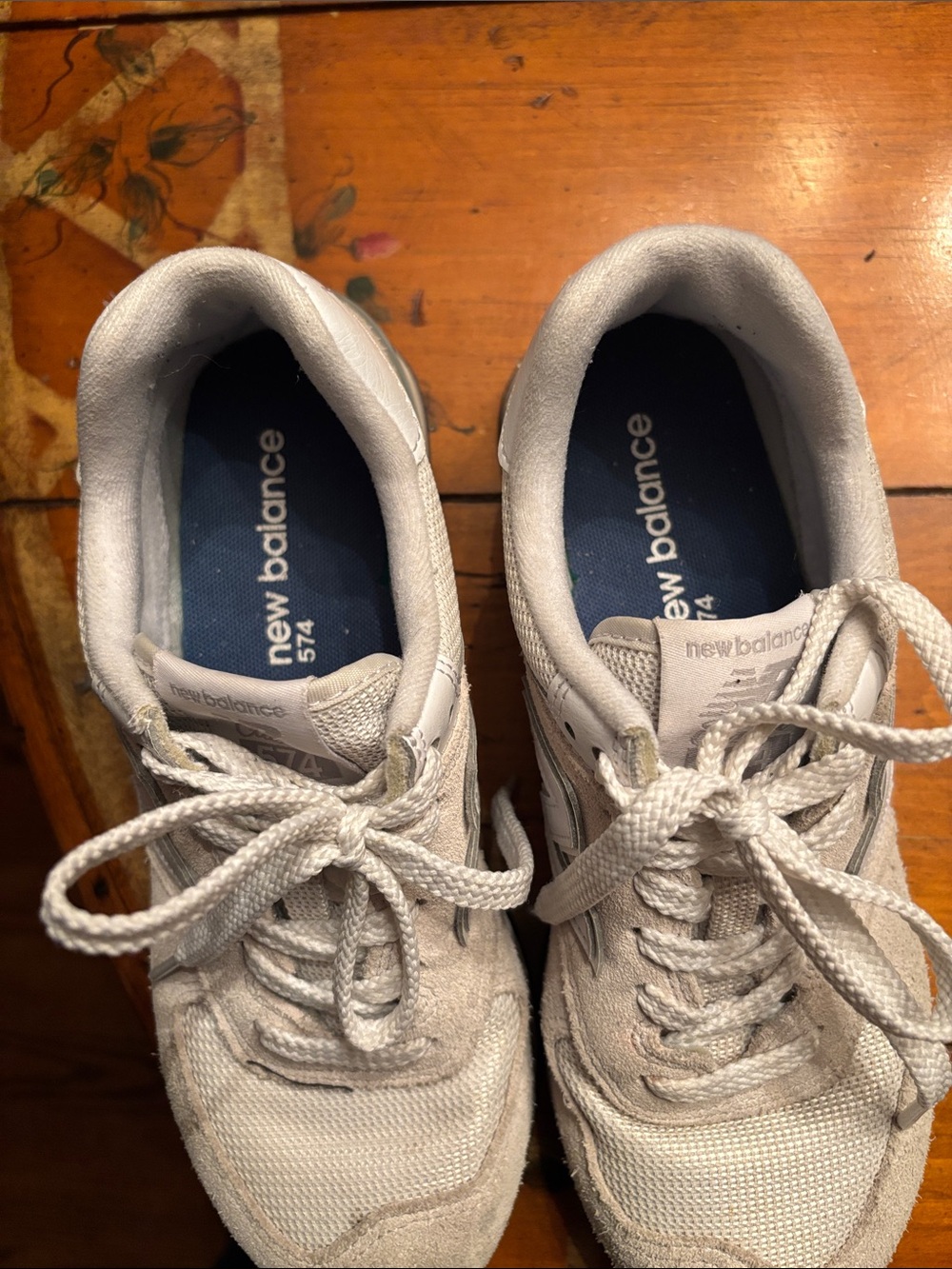 New Balance Men's Sneakers in Light Gray and Navy Insole